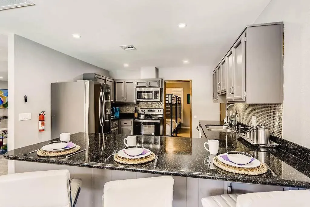Above Average Airbnb - Pool + Games Phoenix