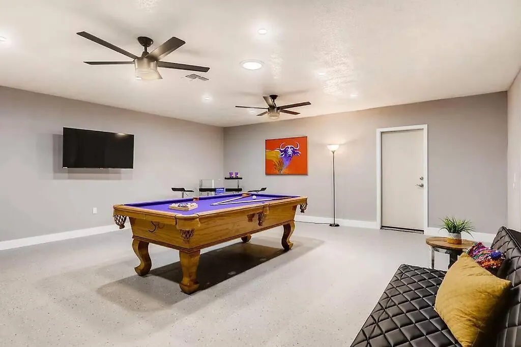 Above Average Airbnb - Pool + Games Phoenix 0*,  United States