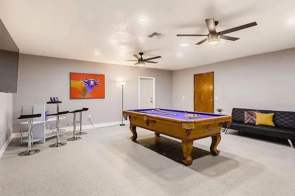Holiday home Above Average Airbnb - Pool + Games Phoenix