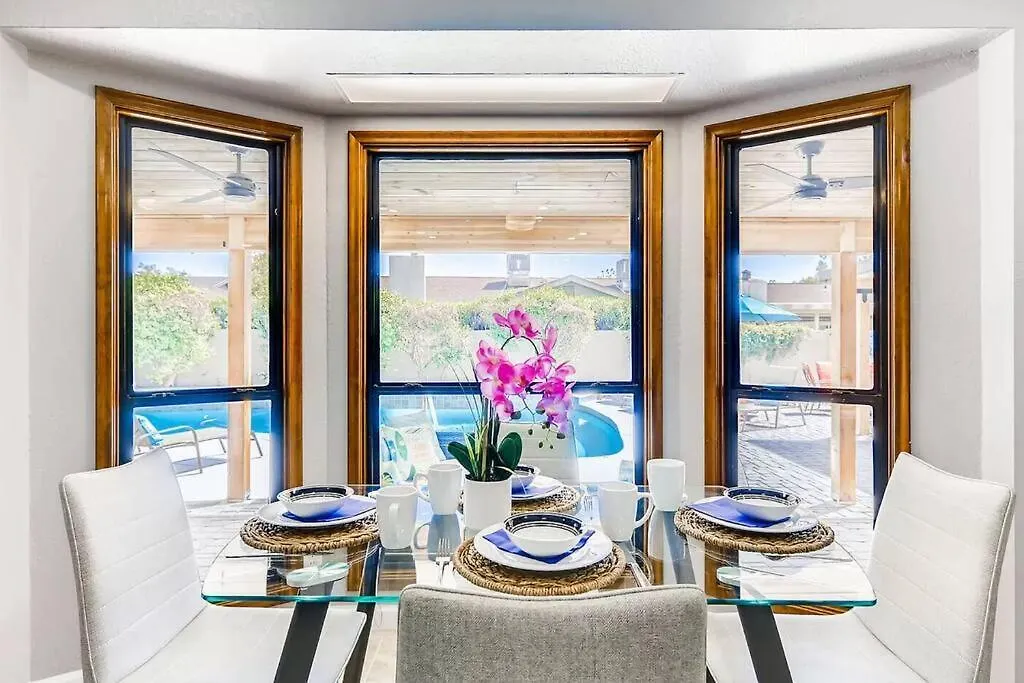 Above Average Airbnb - Pool + Games Phoenix United States