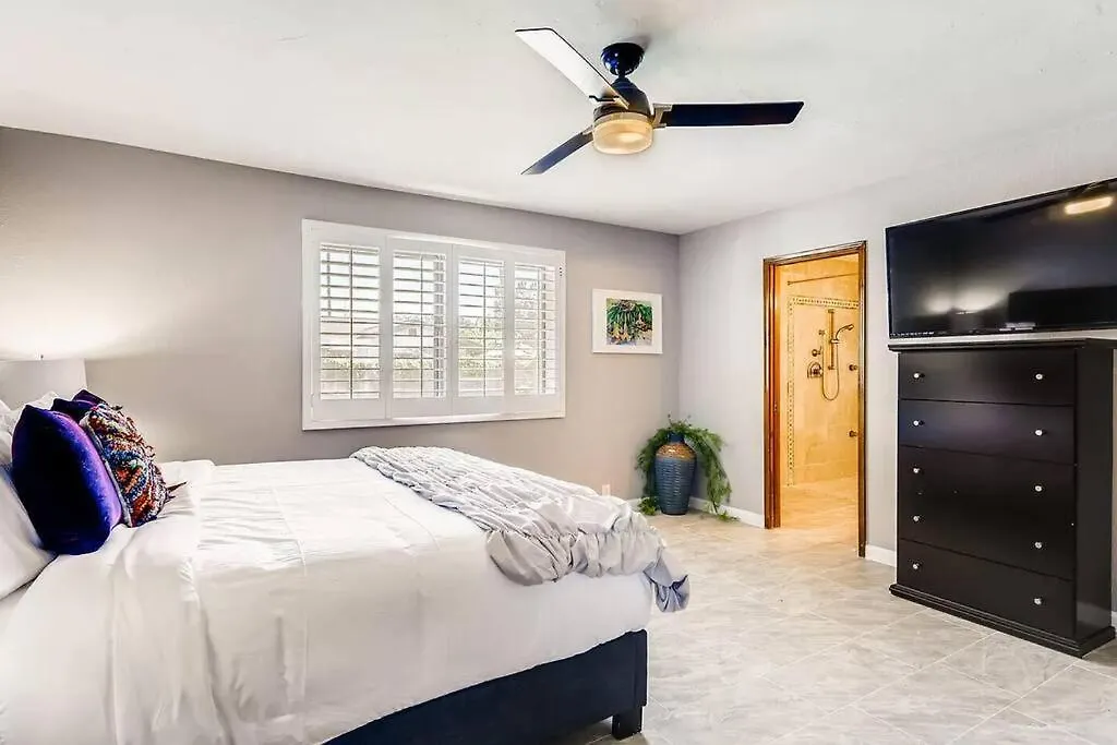 Holiday home Above Average Airbnb - Pool + Games Phoenix
